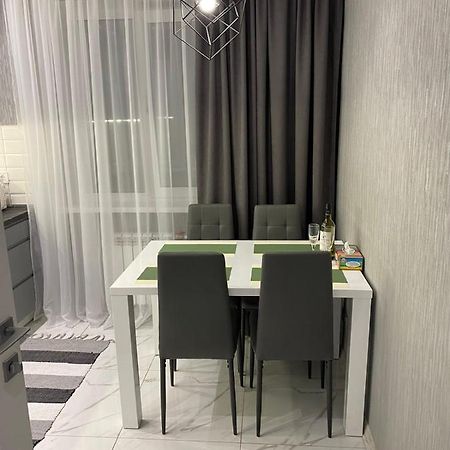 Стильная Квартира На Позняках Газ И Низкий Этаж Kiev Extérieur photo