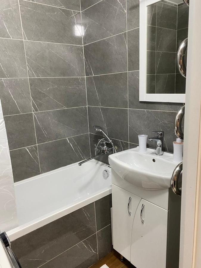 Стильная Квартира На Позняках Газ И Низкий Этаж Kiev Extérieur photo